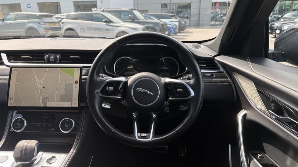 Jaguar F-Pace 2.0 D200 R-Dynamic Black 5dr Auto AWD Diesel Estate - Image 15