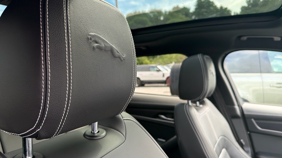 Jaguar F-Pace 2.0 D200 R-Dynamic Black 5dr Auto AWD Diesel Estate - Image 42