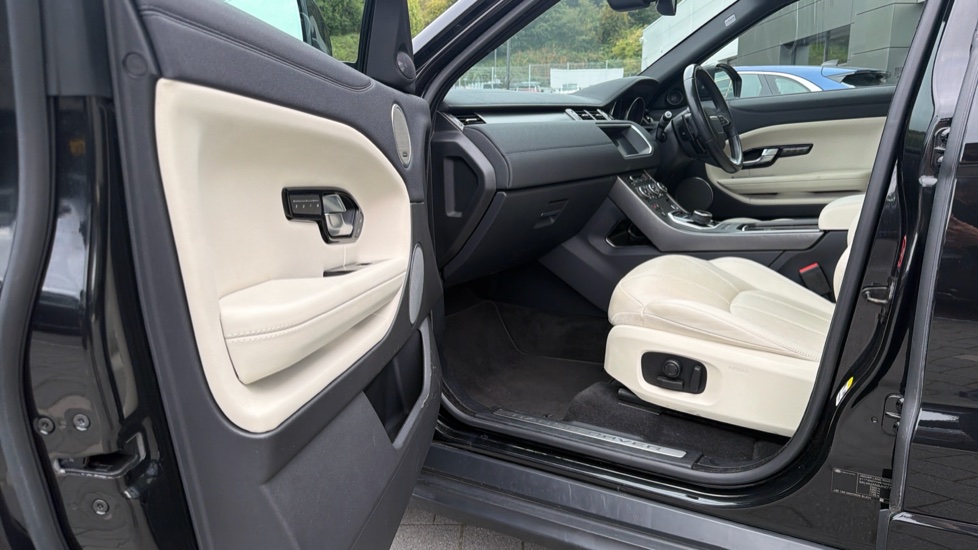 Land Rover Range Rover Evoque 2.0 TD4 HSE Dynamic Lux 5dr Auto Diesel Hatchback - Image 42