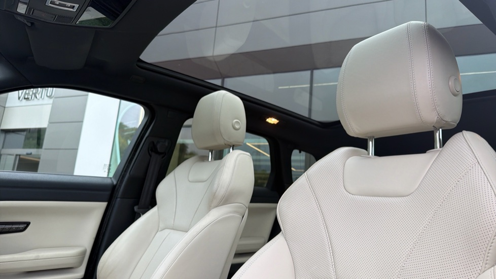 Land Rover Range Rover Evoque 2.0 TD4 HSE Dynamic Lux 5dr Auto Diesel Hatchback - Image 43