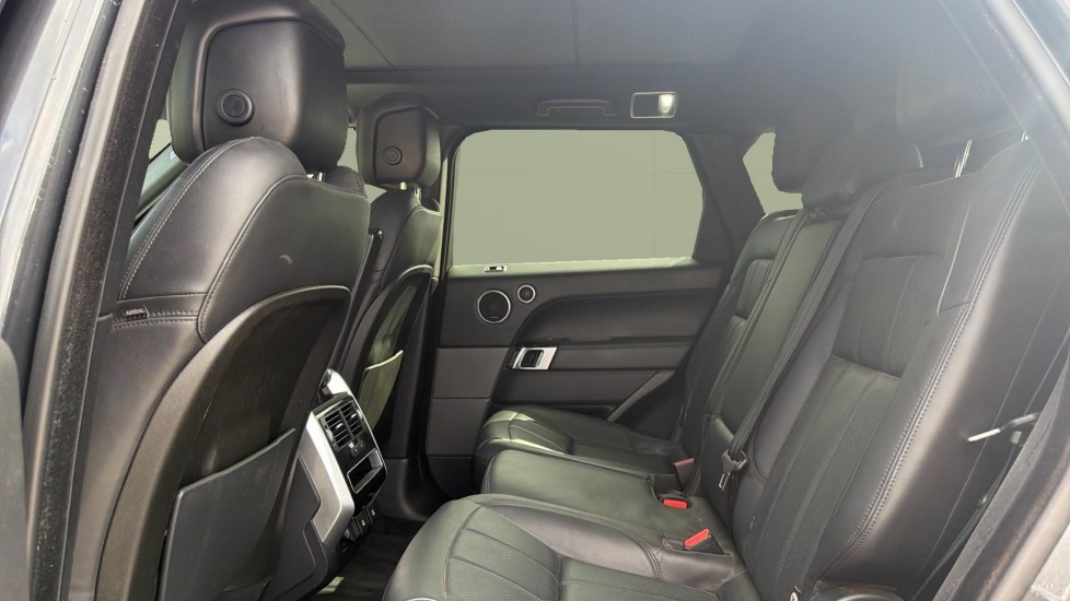 Land Rover Range Rover Sport 3.0 D300 HSE Dynamic Black 5dr Auto Diesel Estate - Image 4