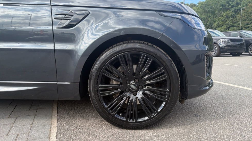 Land Rover Range Rover Sport 3.0 D300 HSE Dynamic Black 5dr Auto Diesel Estate - Image 8
