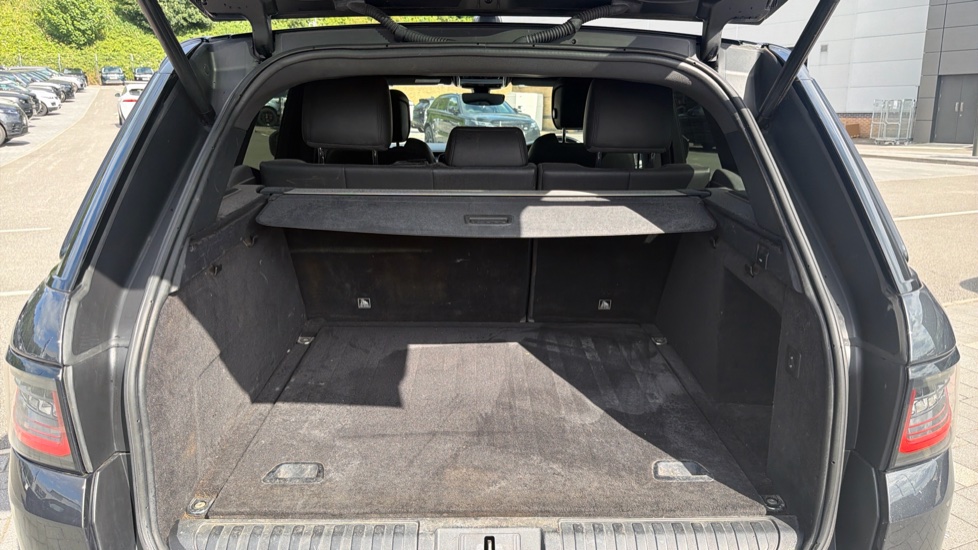 Land Rover Range Rover Sport 3.0 D300 HSE Dynamic Black 5dr Auto Diesel Estate - Image 10