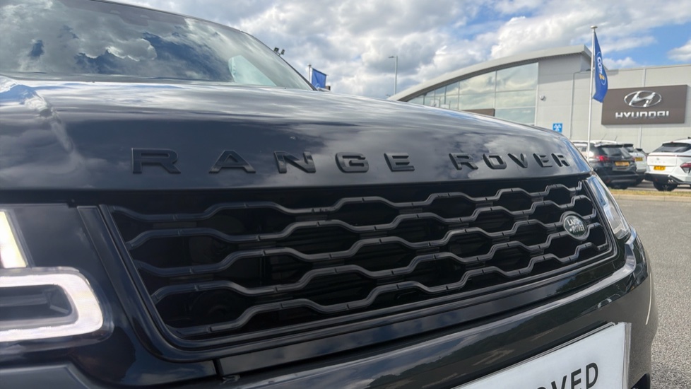 Land Rover Range Rover Sport 3.0 D300 HSE Dynamic Black 5dr Auto Diesel Estate - Image 31