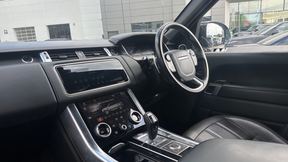 Land Rover Range Rover Sport 3.0 D300 HSE Dynamic Black 5dr Auto Diesel Estate - Image 33