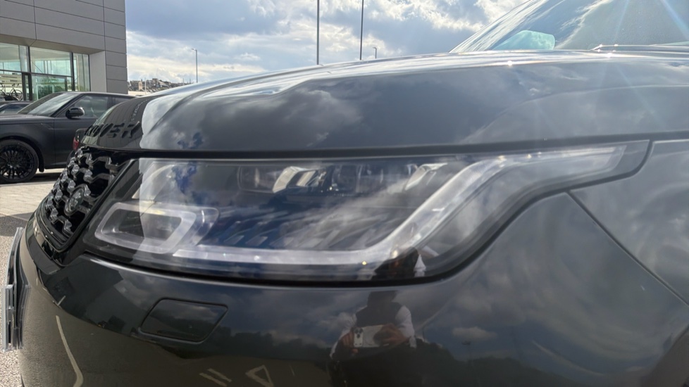 Land Rover Range Rover Sport 3.0 D300 HSE Dynamic Black 5dr Auto Diesel Estate - Image 34