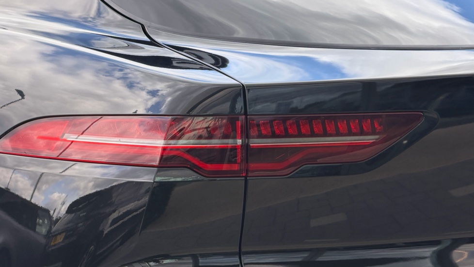 Jaguar I-Pace 294kW EV400 R-Dynamic SE Black 90kWh 5dr Auto Electric Estate - Image 19
