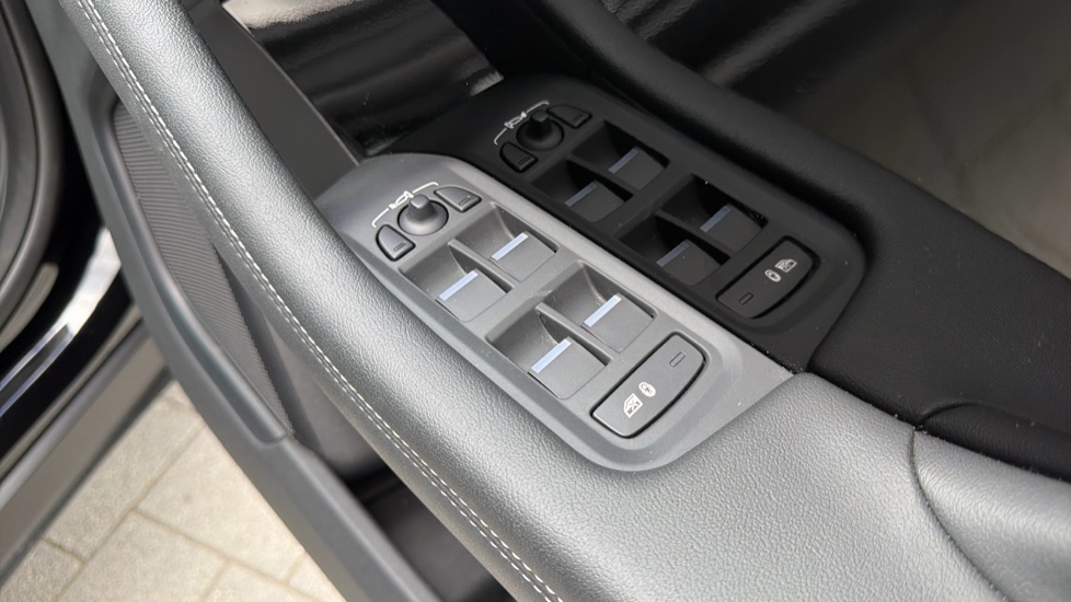 Jaguar I-Pace 294kW EV400 R-Dynamic SE Black 90kWh 5dr Auto Electric Estate - Image 20