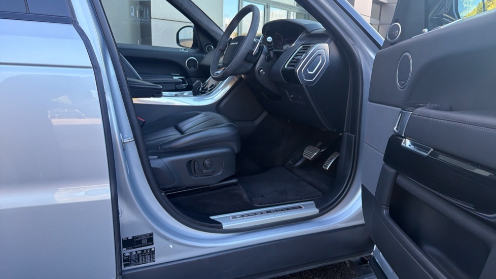 Land Rover Range Rover Sport 3.0 D350 HST 5dr Auto Diesel Estate - Image 35