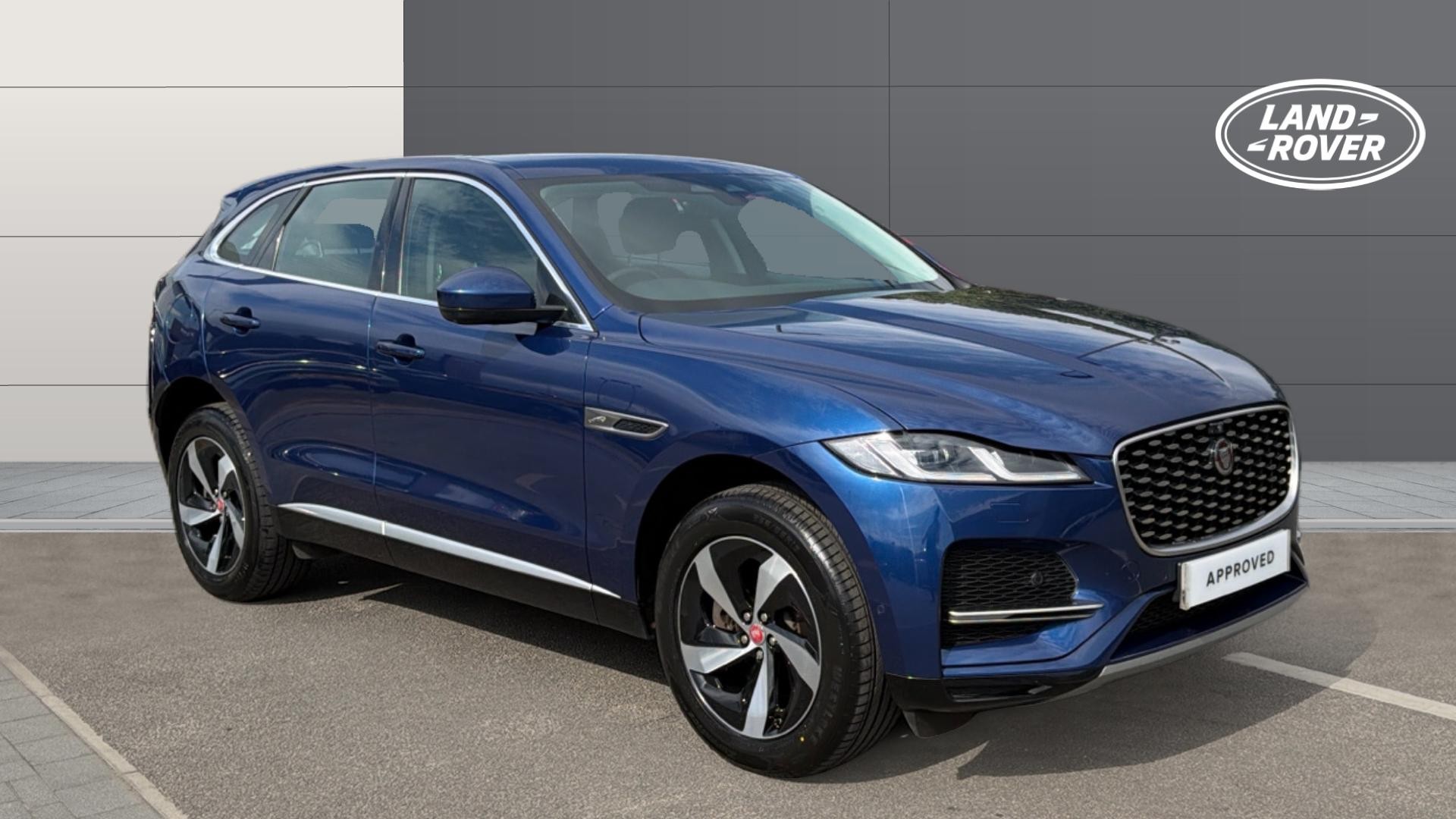Jaguar F-PACE listing photo