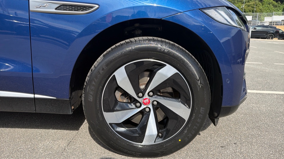 Jaguar F-Pace 2.0 D165 S 5dr Auto AWD Diesel Estate - Image 8