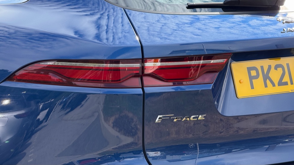 Jaguar F-Pace 2.0 D165 S 5dr Auto AWD Diesel Estate - Image 19