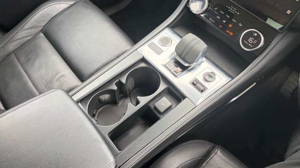 Jaguar F-Pace 2.0 D165 S 5dr Auto AWD Diesel Estate - Image 28