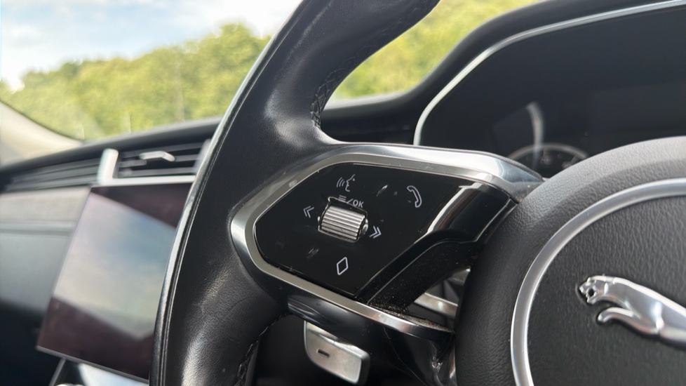 Jaguar F-Pace 2.0 D165 S 5dr Auto AWD Diesel Estate - Image 30