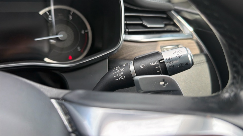 Jaguar F-Pace 2.0 D165 S 5dr Auto AWD Diesel Estate - Image 32