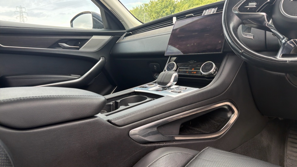 Jaguar F-Pace 2.0 D165 S 5dr Auto AWD Diesel Estate - Image 34