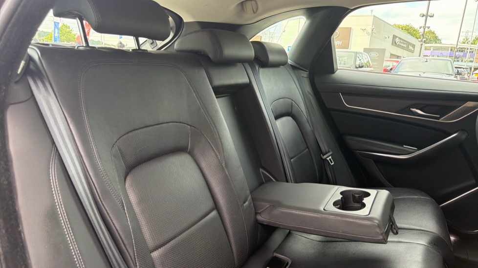 Jaguar F-Pace 2.0 D165 S 5dr Auto AWD Diesel Estate - Image 39