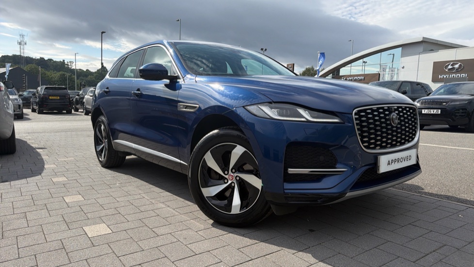 Jaguar F-Pace 2.0 D165 S 5dr Auto AWD Diesel Estate - Image 40