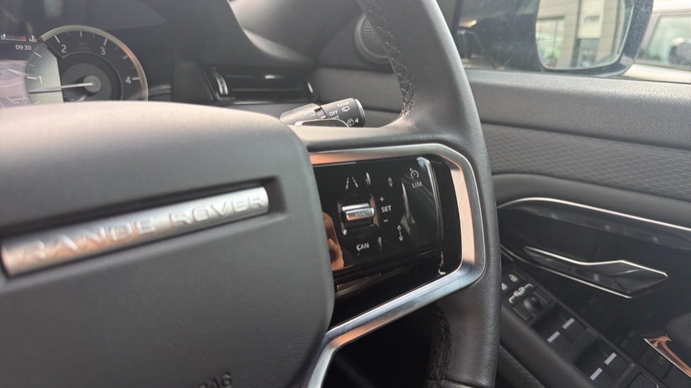 Land Rover Range Rover Evoque 2.0 D200 R-Dynamic S 5dr Auto Diesel Hatchback - Image 32