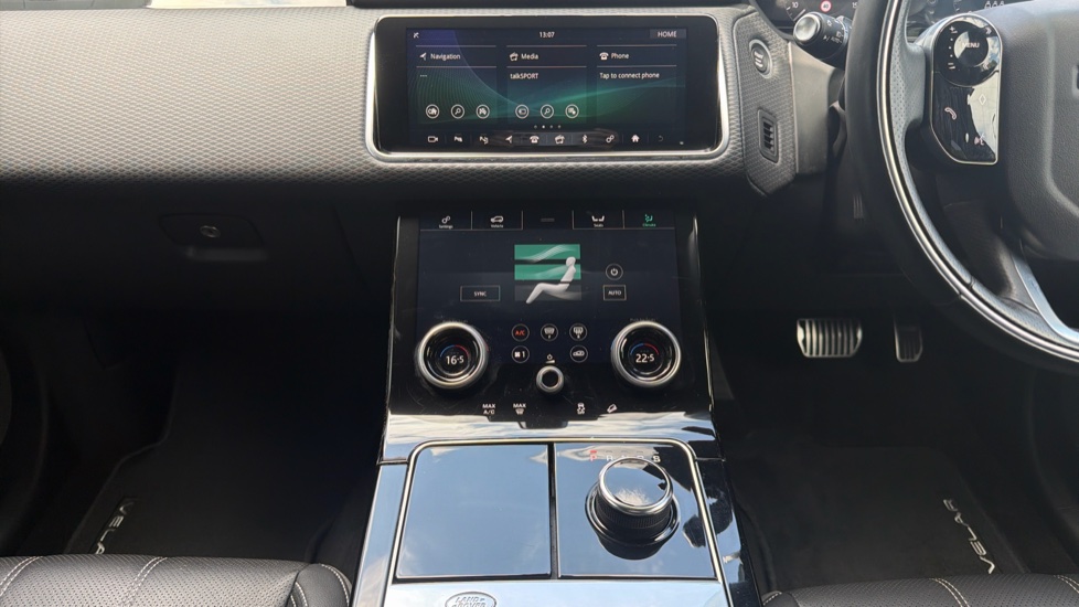 Land Rover Range Rover Velar 2.0 P250 R-Dynamic SE 5dr Auto Petrol Estate - Image 14