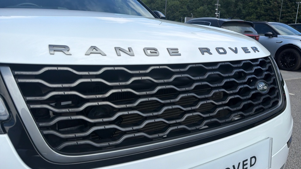 Land Rover Range Rover Velar 2.0 P250 R-Dynamic SE 5dr Auto Petrol Estate - Image 36
