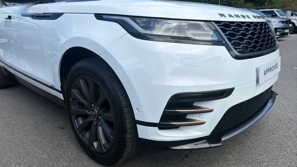 Land Rover Range Rover Velar 2.0 P250 R-Dynamic SE 5dr Auto Petrol Estate - Image 37