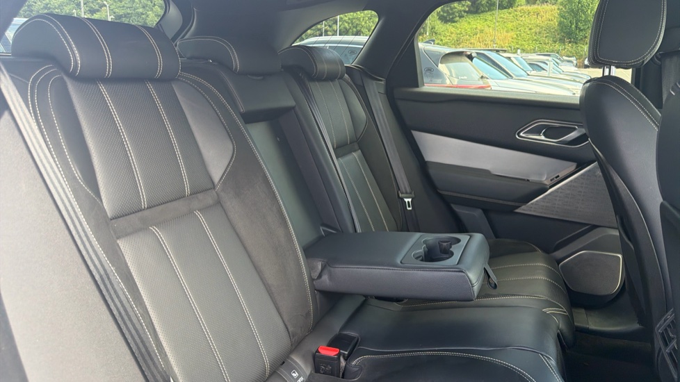 Land Rover Range Rover Velar 2.0 P250 R-Dynamic SE 5dr Auto Petrol Estate - Image 38