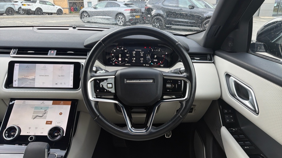 Land Rover Range Rover Velar 2.0 D200 R-Dynamic SE 5dr Auto Diesel Estate - Image 15