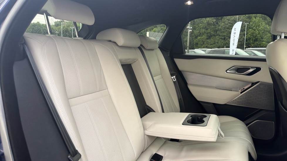 Land Rover Range Rover Velar 2.0 D200 R-Dynamic SE 5dr Auto Diesel Estate - Image 20