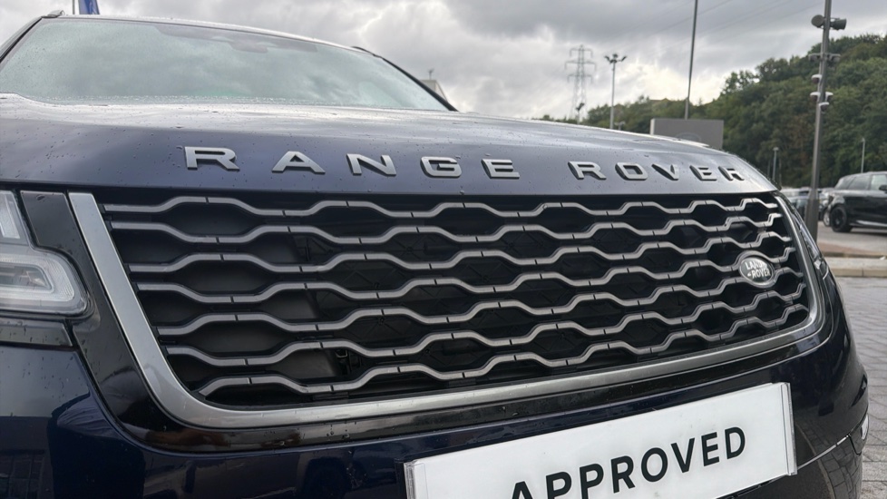 Land Rover Range Rover Velar 2.0 D200 R-Dynamic SE 5dr Auto Diesel Estate - Image 23