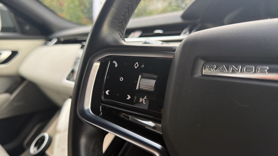 Land Rover Range Rover Velar 2.0 D200 R-Dynamic SE 5dr Auto Diesel Estate - Image 30