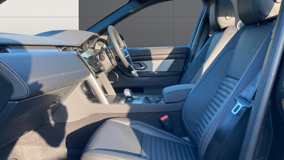 Land Rover Discovery Sport 1.5 P270e Dynamic SE 5dr Auto [5 Seat] Station Wagon - Image 3