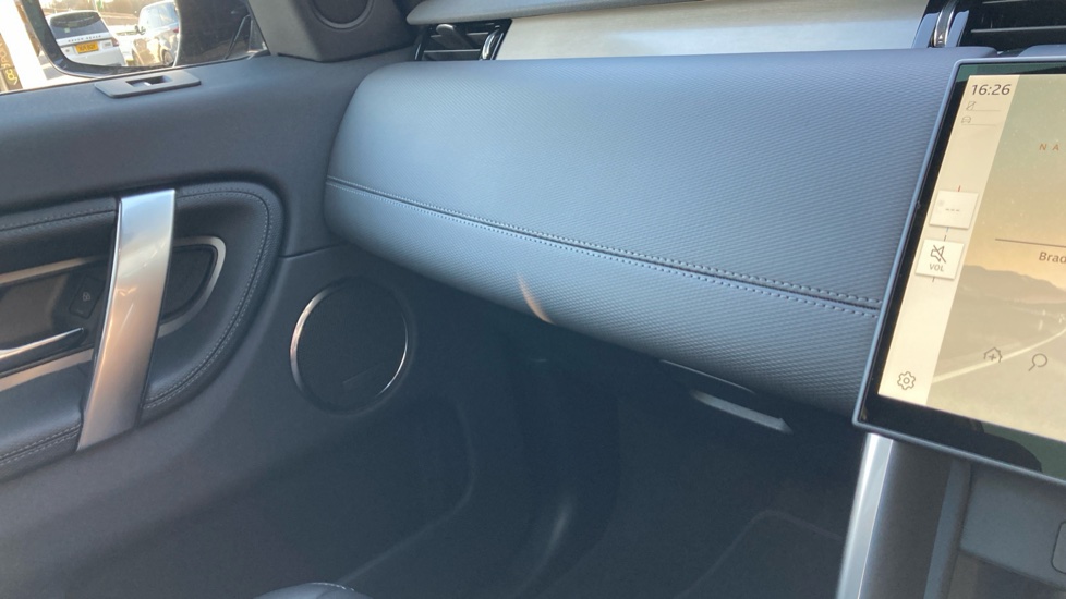 Land Rover Discovery Sport 1.5 P270e Dynamic SE 5dr Auto [5 Seat] Station Wagon - Image 23