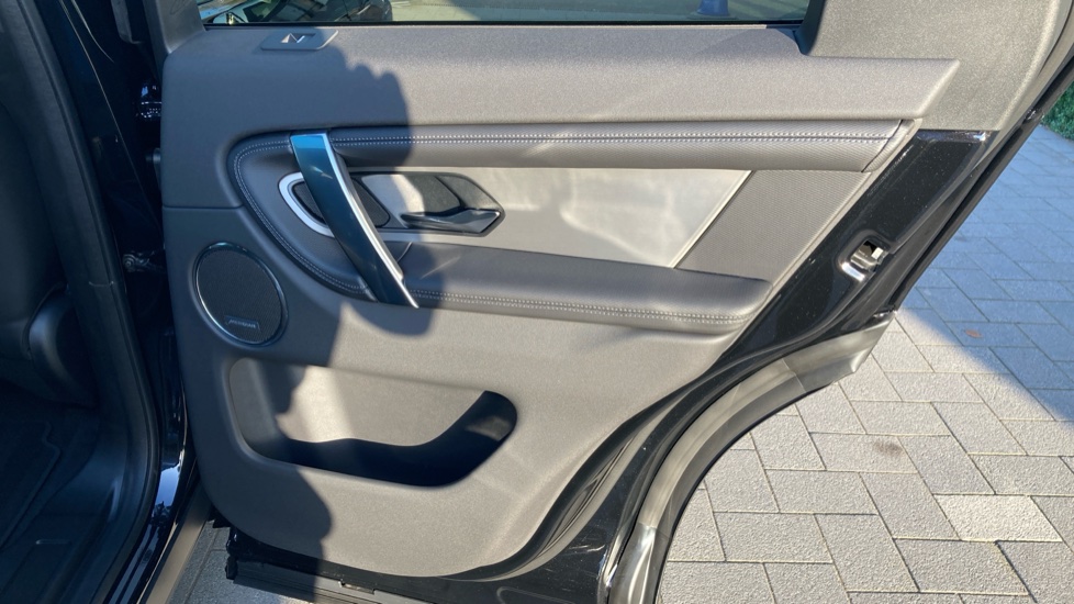 Land Rover Discovery Sport 1.5 P270e Dynamic SE 5dr Auto [5 Seat] Station Wagon - Image 24