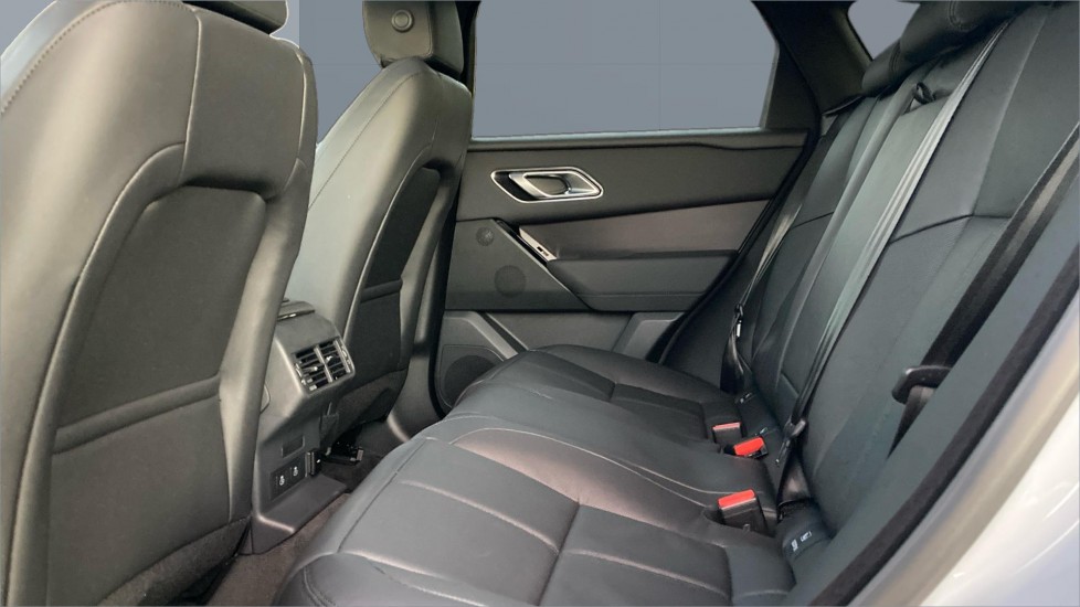 Land Rover Range Rover Velar 2.0 D200 MHEV Dynamic SE 5dr Auto Diesel Estate - Image 4
