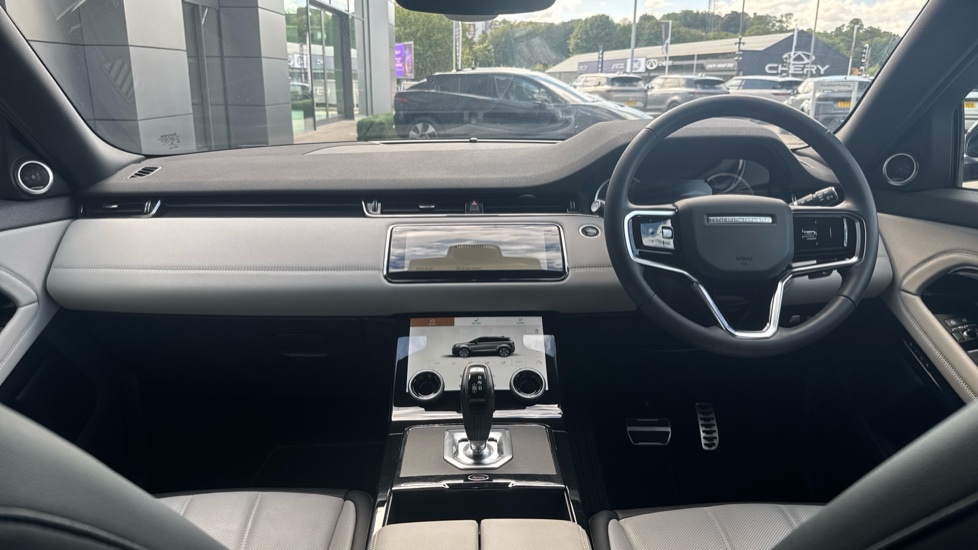 Land Rover Range Rover Evoque 2.0 D200 R-Dynamic SE 5dr Auto Diesel Hatchback - Image 9