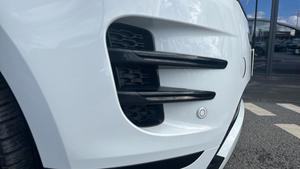 Land Rover Range Rover Evoque 2.0 D200 R-Dynamic SE 5dr Auto Diesel Hatchback - Image 29
