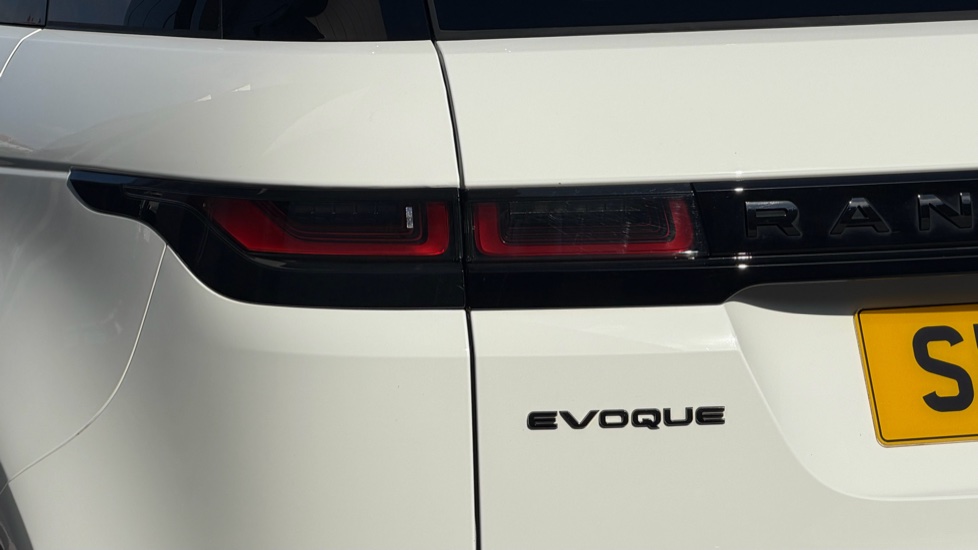 Land Rover Range Rover Evoque 2.0 D200 Evoque Edition 5dr Auto Diesel Hatchback - Image 19