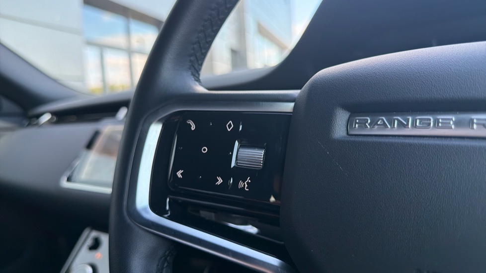 Land Rover Range Rover Evoque 2.0 D200 Evoque Edition 5dr Auto Diesel Hatchback - Image 32