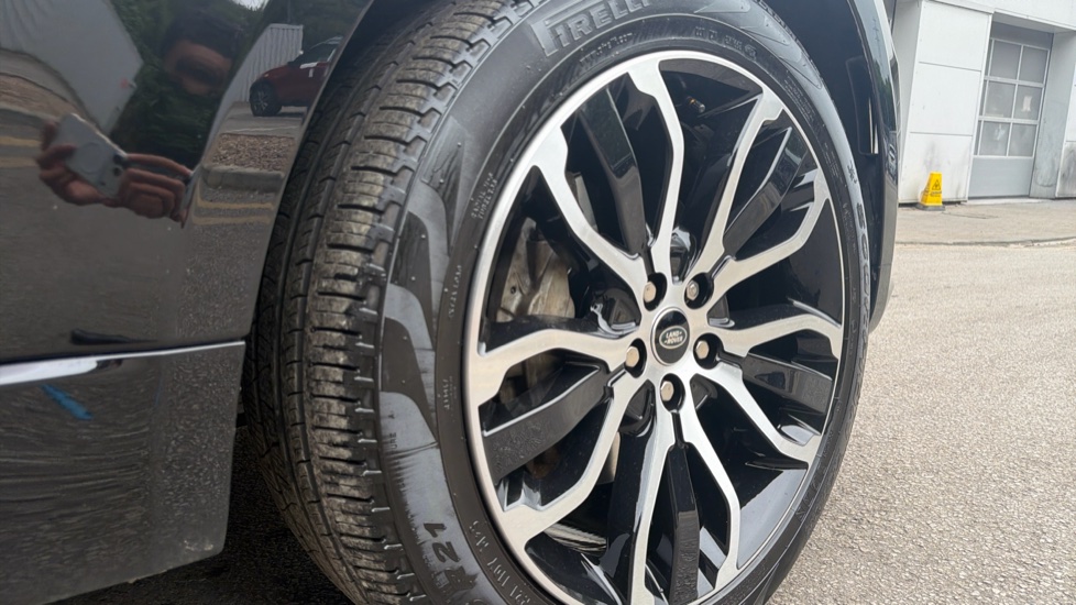 Land Rover Range Rover Sport 3.0 D300 HSE Silver 5dr Auto Diesel Estate - Image 24