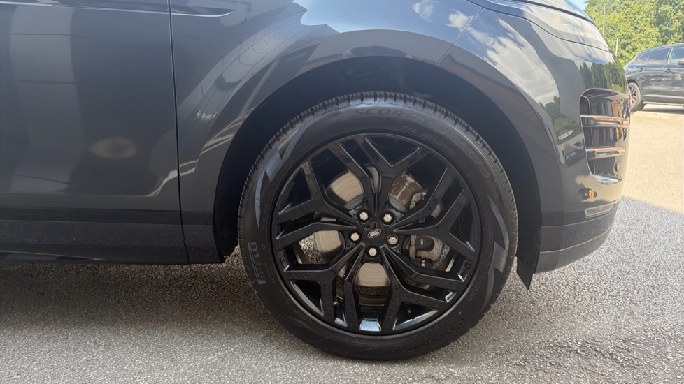 Land Rover Range Rover Evoque 1.5 P300e R-Dynamic SE 5dr Auto Hatchback - Image 8