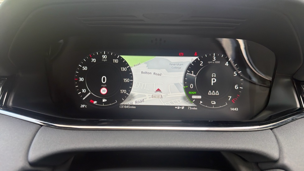Land Rover Range Rover Evoque 1.5 P300e R-Dynamic SE 5dr Auto Hatchback - Image 16
