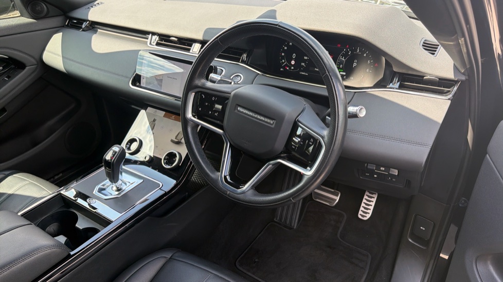 Land Rover Range Rover Evoque 1.5 P300e R-Dynamic SE 5dr Auto Hatchback - Image 34