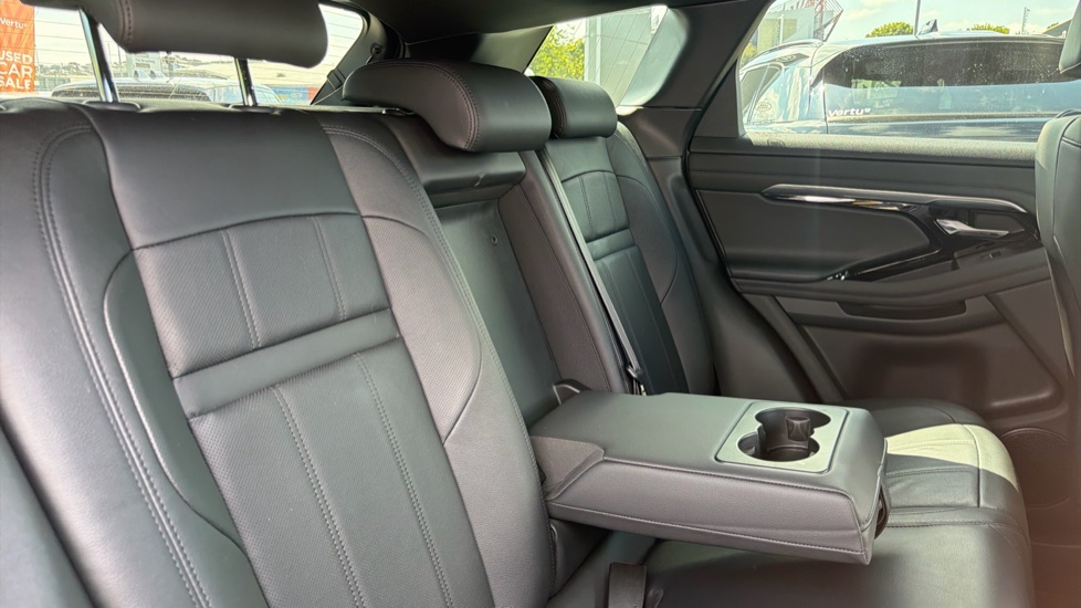 Land Rover Range Rover Evoque 1.5 P300e R-Dynamic SE 5dr Auto Hatchback - Image 36