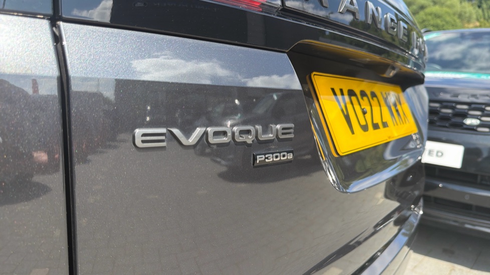 Land Rover Range Rover Evoque 1.5 P300e R-Dynamic SE 5dr Auto Hatchback - Image 37