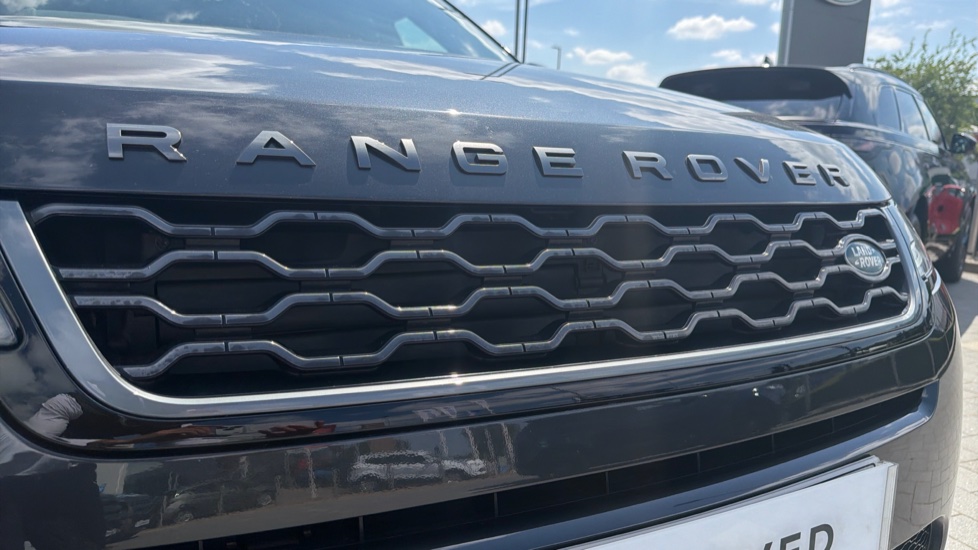 Land Rover Range Rover Evoque 1.5 P300e R-Dynamic SE 5dr Auto Hatchback - Image 43