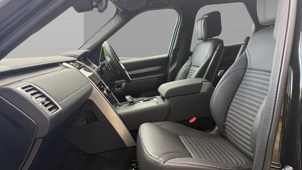 Land Rover Discovery 3.0 D350 Dynamic HSE 5dr Auto Diesel Station Wagon - Image 3