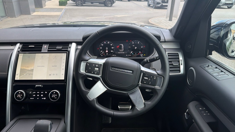 Land Rover Discovery 3.0 D350 Dynamic HSE 5dr Auto Diesel Station Wagon - Image 15