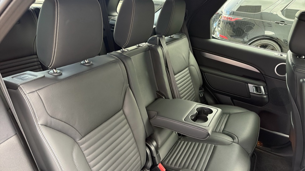 Land Rover Discovery 3.0 D350 Dynamic HSE 5dr Auto Diesel Station Wagon - Image 22