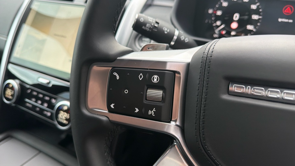 Land Rover Discovery 3.0 D350 Dynamic HSE 5dr Auto Diesel Station Wagon - Image 28